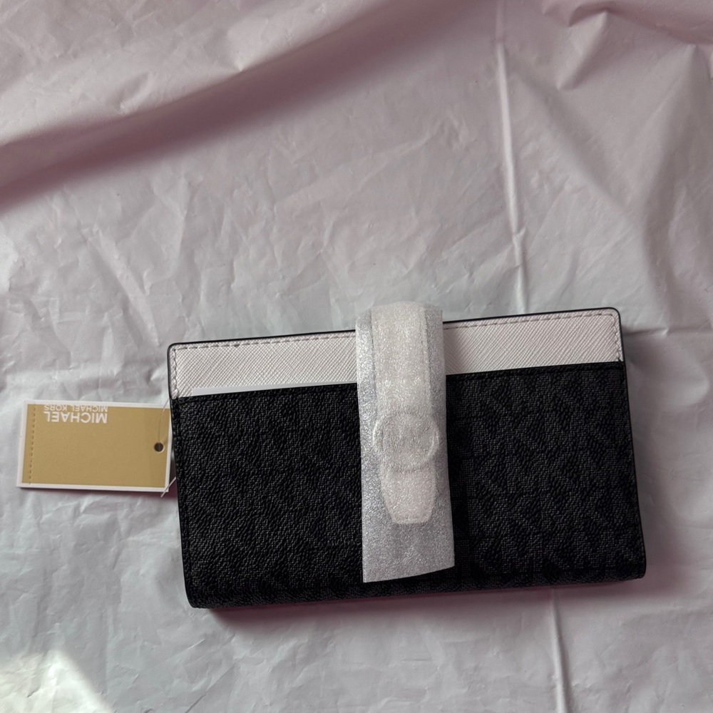 Michael Kors) Greenwich Medium signature Logo Wallet 35S5SGRF8YBlack(outlet)